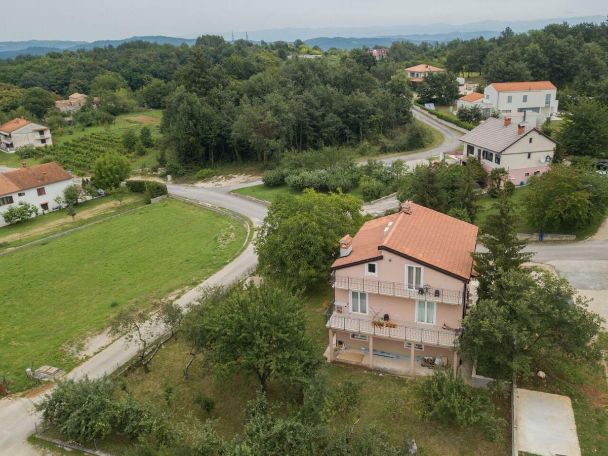 Апартаменты Middle Istra Пазин Экстерьер фото